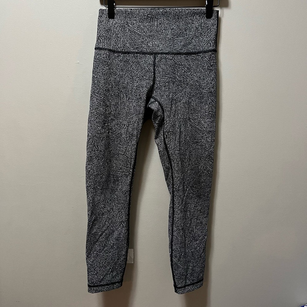 Lululemon High Times Leggings Line Up White Black size 8